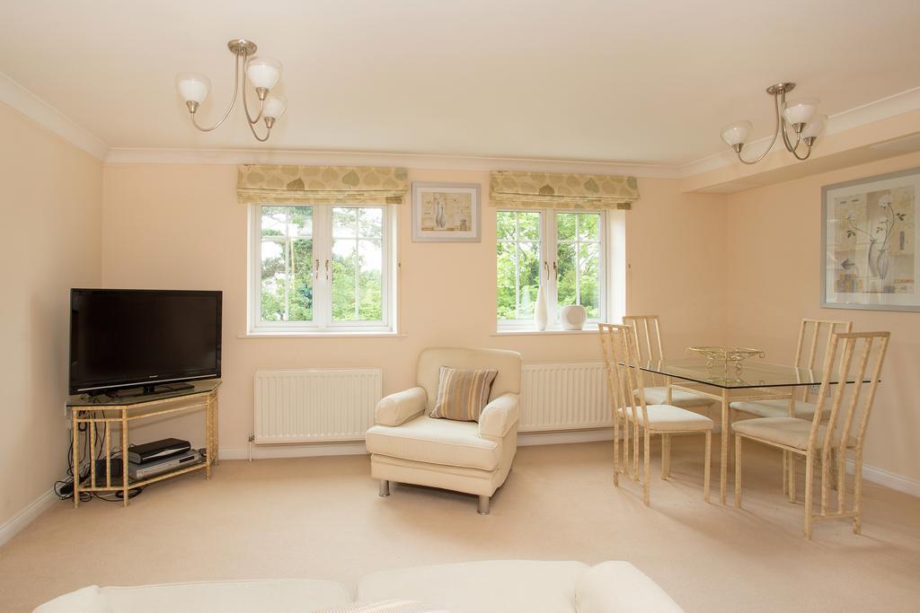 Basingstoke Apartments - Westlands House, City Centre, Home-From-Home Eksteriør billede